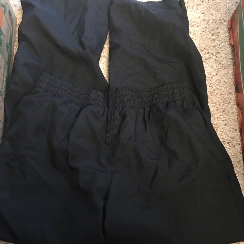 Wind pants